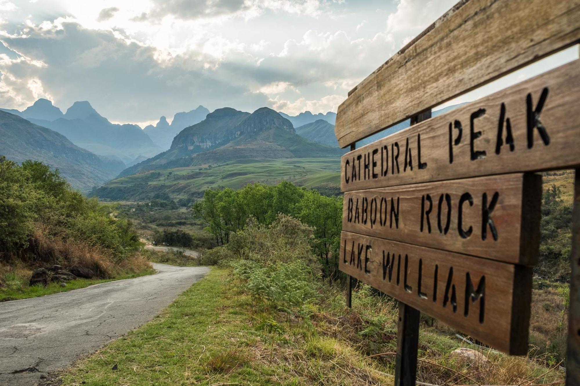 Cathedral Peak Hotel Winterton Luaran gambar