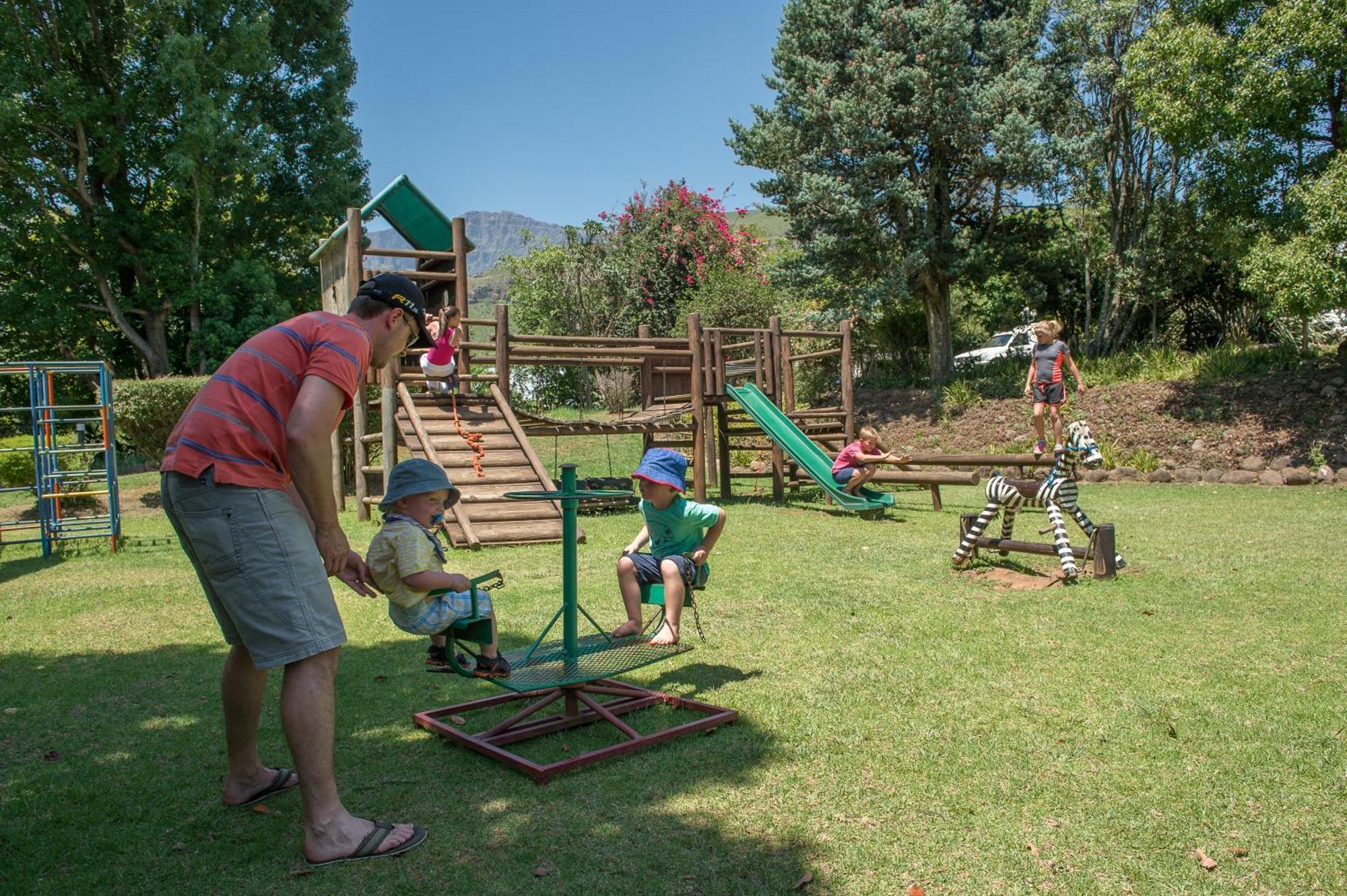 Cathedral Peak Hotel Winterton Luaran gambar